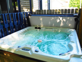 Restoration - Private Spa And Great Location!